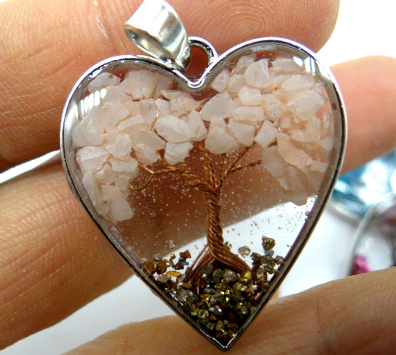 Natürlicher Kristall-Splitter-Rand im Herz-Design