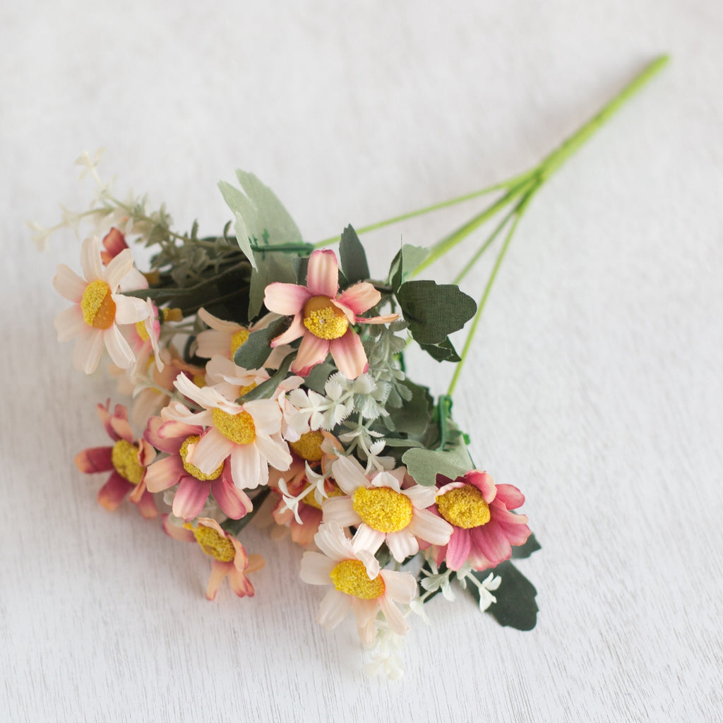 Decoraciones, flores artificiales, adornos