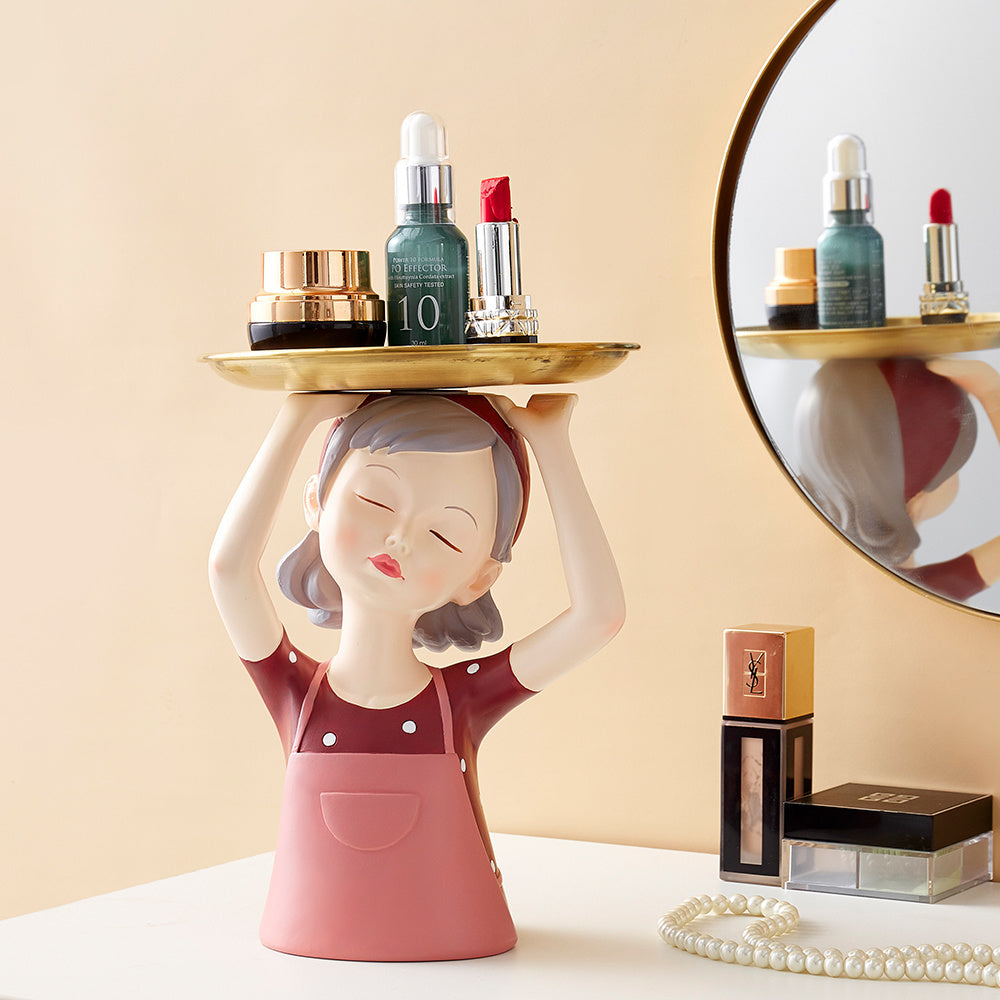 Chica en la sala de estar: decoraciones para el hogar