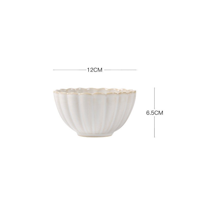 Porzellan-Essgeschirr im japanischen roten Stil