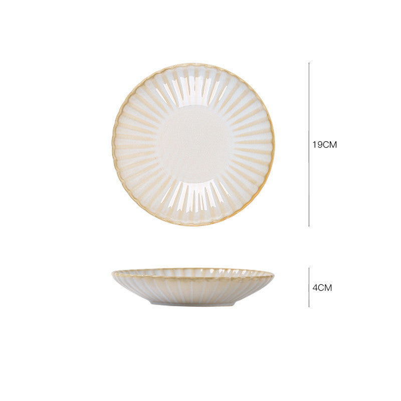 Porzellan-Essgeschirr im japanischen roten Stil