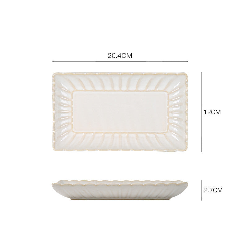 Porzellan-Essgeschirr im japanischen roten Stil