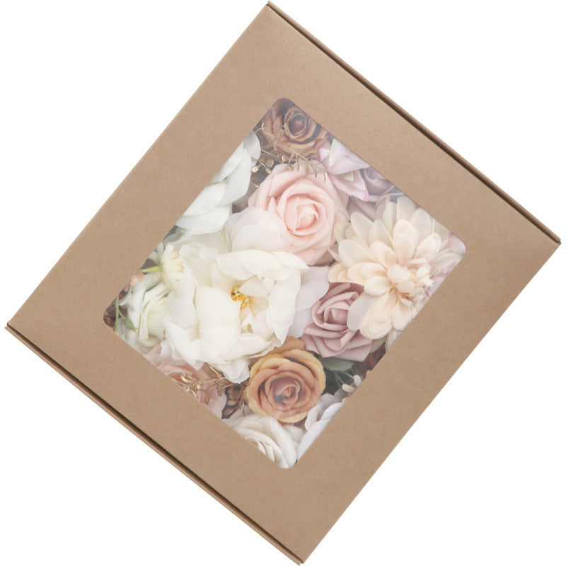 Caja de regalo de flores de seda hecha a mano.