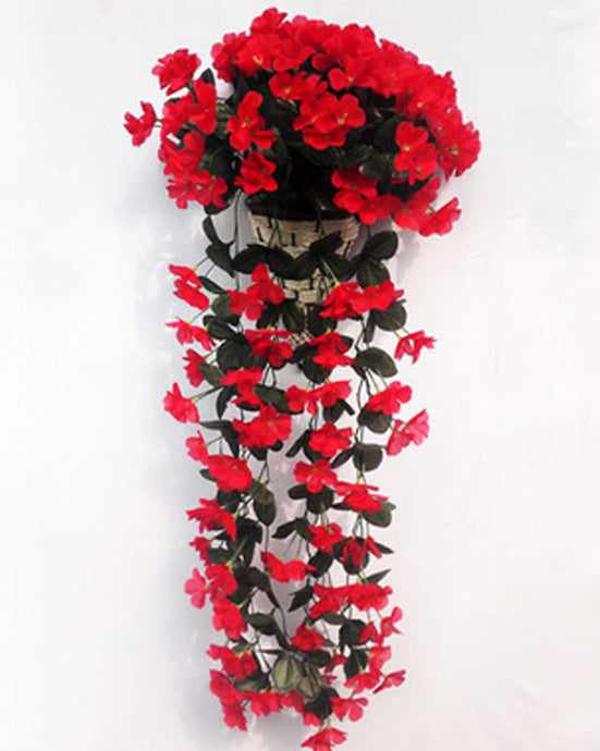 Bellissime orchidee pendenti, fiori di seta