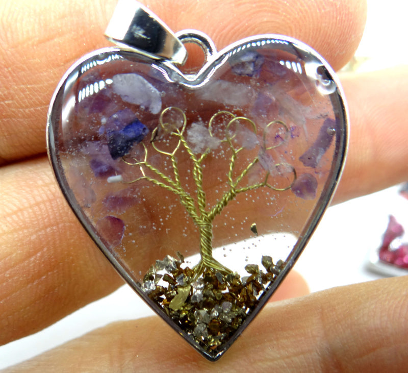 Natürlicher Kristall-Splitter-Rand im Herz-Design