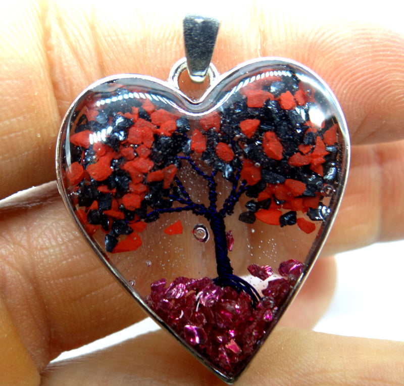 Natürlicher Kristall-Splitter-Rand im Herz-Design