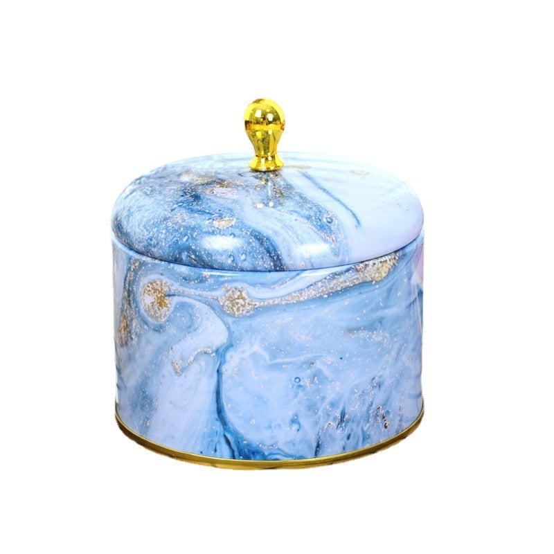 Wunderschön gestaltete runde Blechgefäße.