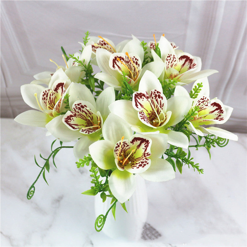 Fiori di orchidea di seta decorativi fatti a mano