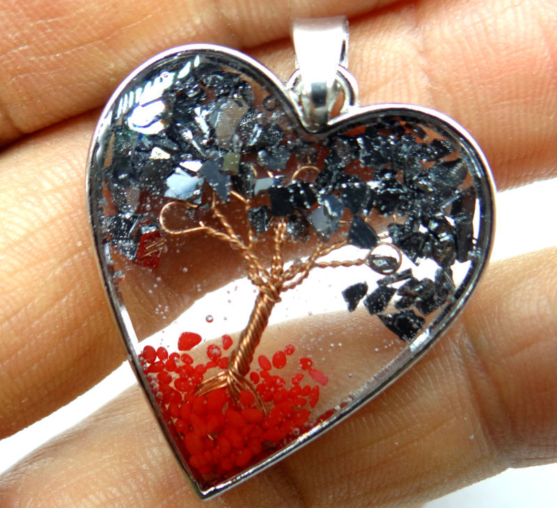 Natürlicher Kristall-Splitter-Rand im Herz-Design