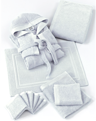 Combo Bagno Thea – Accappatoio + Set Spugna 11 pezzi en cotone idrofilo 550 g/m²