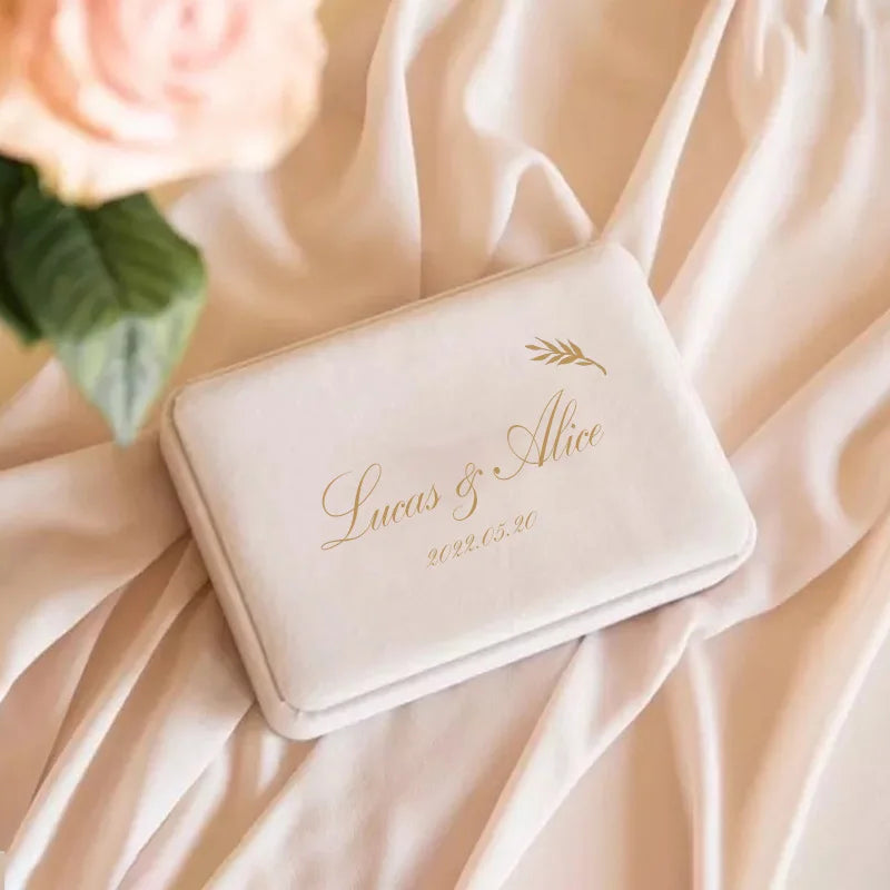 Scatola portagioie in flanella, scatola regalo per fedi nuziali personalizzata.