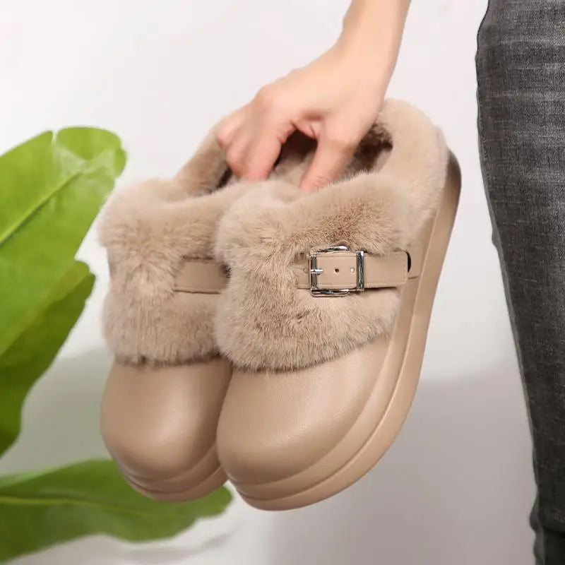Zuecos de piel sintética con suela gruesa para mujer, zapatillas de invierno 2025 con hebilla de metal, impermeables, de EVA.