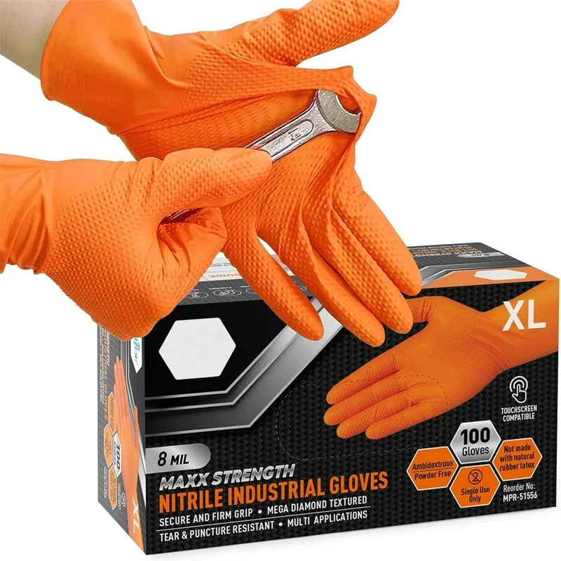 Guantes industriales de nitrilo de color naranja para trabajo pesado con agarre texturizado de diamante.