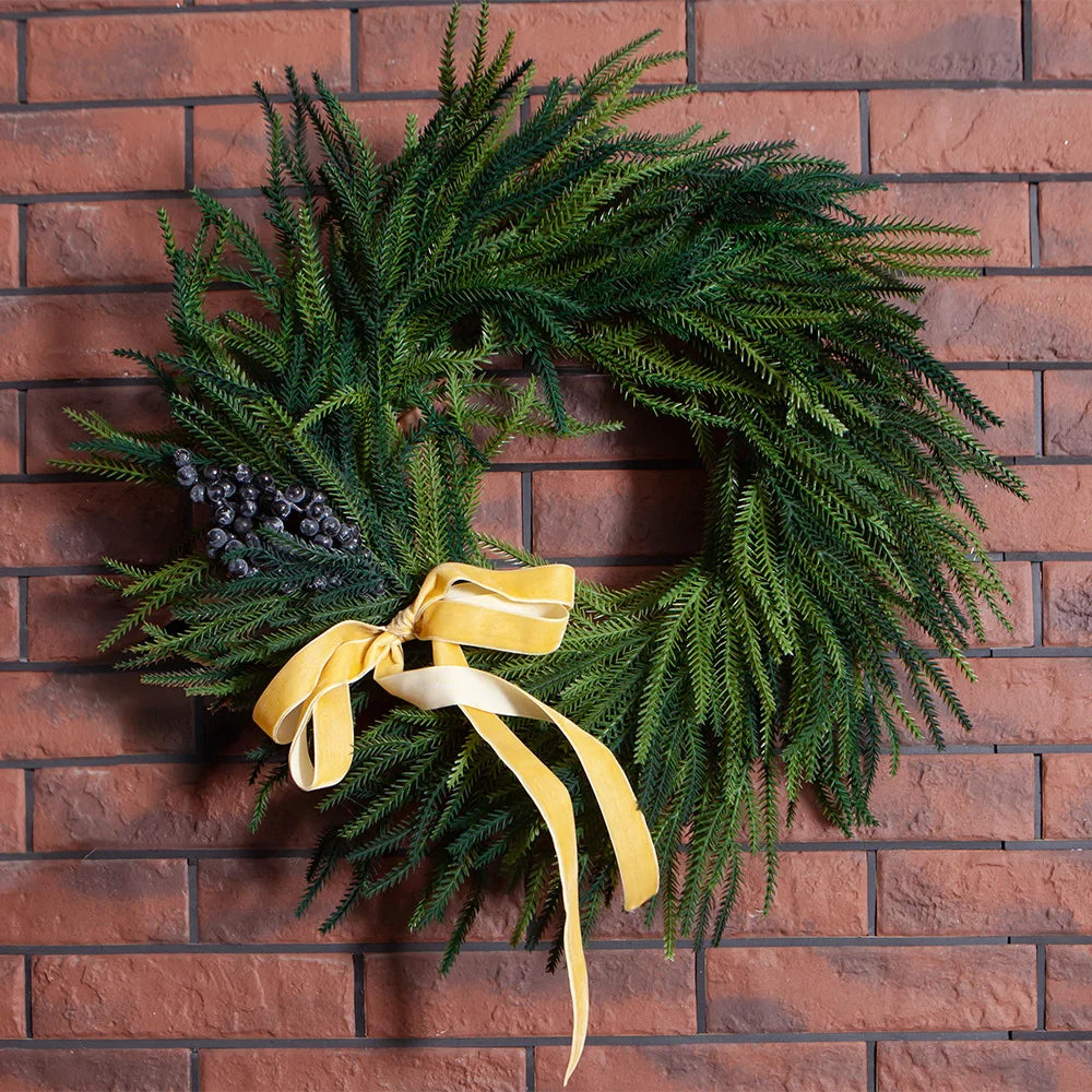 Corona navideña de frutos rojos para puerta de entrada exterior, hecha a mano.