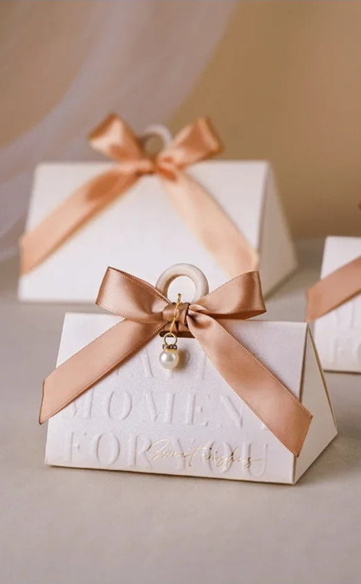 Caja de dulces triangular para boda, color vino tinto, portátil, 5 unidades