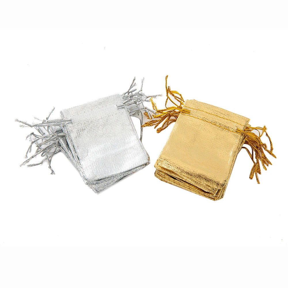 Sacchetti regalo con coulisse color oro e colorati per eventi.