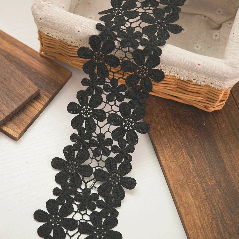 Nastro di pizzo ricamato in cotone con pizzo squisito