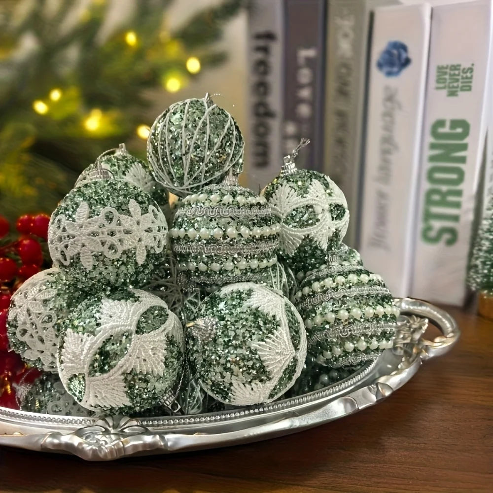 16 palline di Natale decorative da appendere, realizzate a mano e di alta qualità.