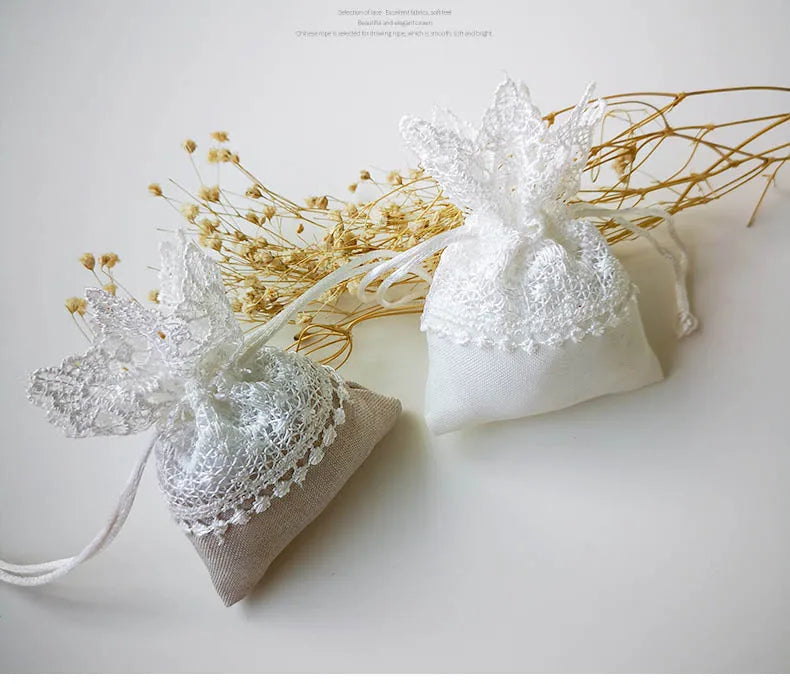 Sacchetto regalo per caramelle con ricami in pizzo bianco e coulisse, 10 pezzi.