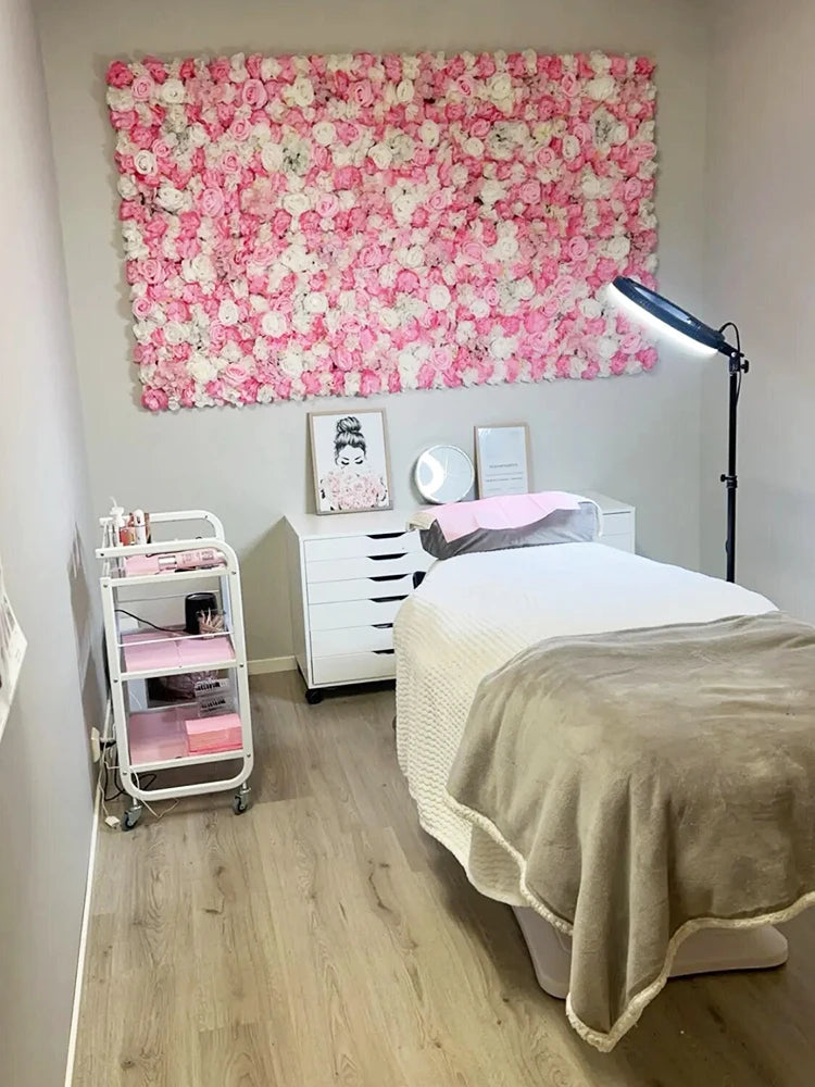 Decoración de fondo de pared con flores artificiales de rosas de seda rosa