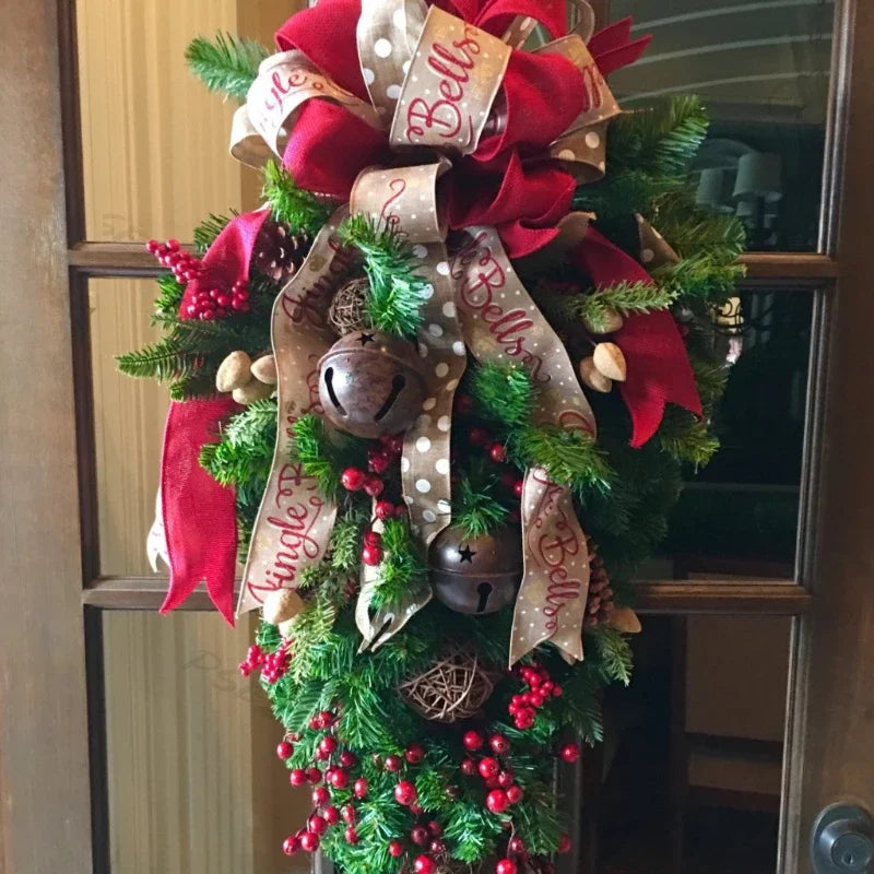 Girlandendekoration Weihnachtskranz.