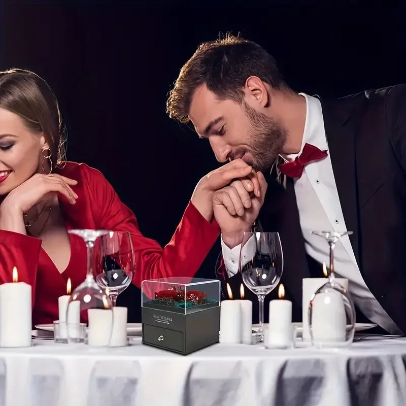 Collana con cuore oceanico e rosa eterna, regalo di San Valentino.