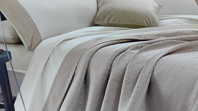 Coordinato Letto Ares – Copriletto + Completo Letto in Cotone-Jacquard
