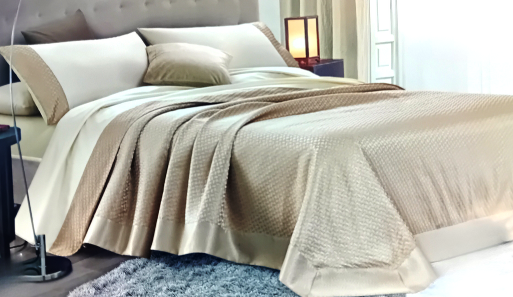 Coordinato Letto Ares – Copriletto + Completo Letto in Cotone-Jacquard
